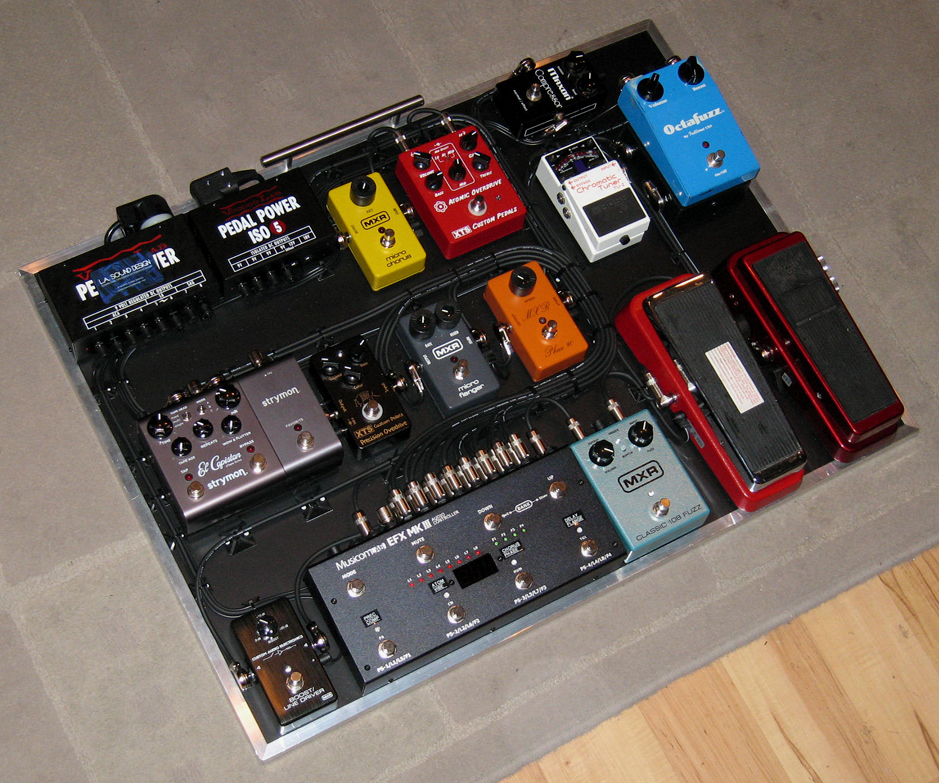 Photos de nos PedalBoard (ancien topic) - Page 38 GFBRD3